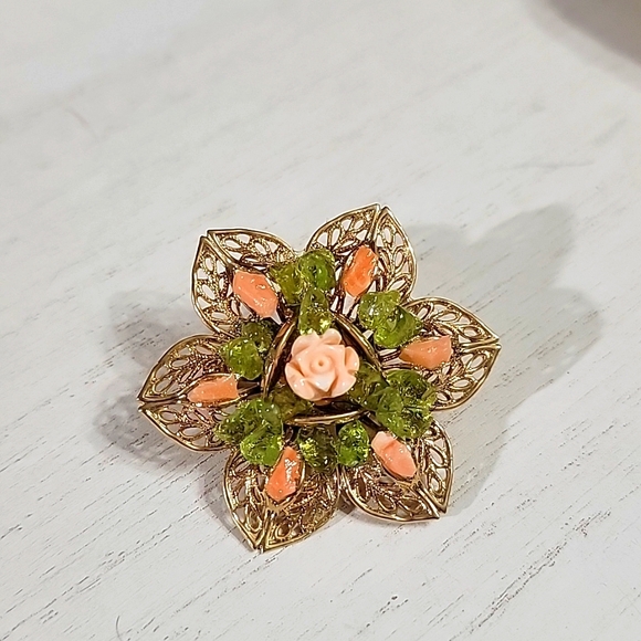 Peridot Angel Skin Coral Flower Vintage Brooch Pin - Picture 1 of 5